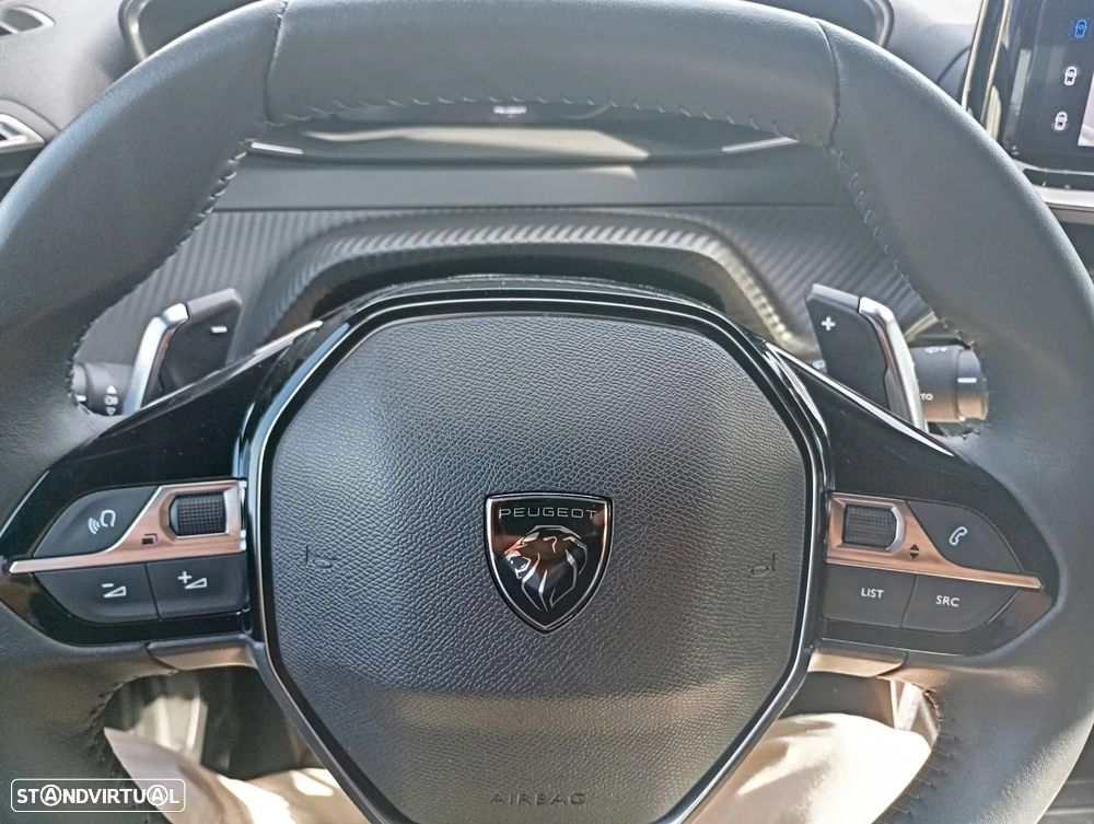 Peugeot 2008 1.2 Hybrid Allure e-DCS6 - 11