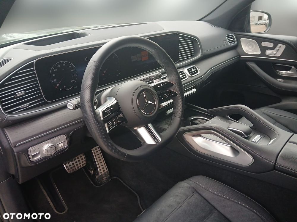 Mercedes-Benz GLS - 10