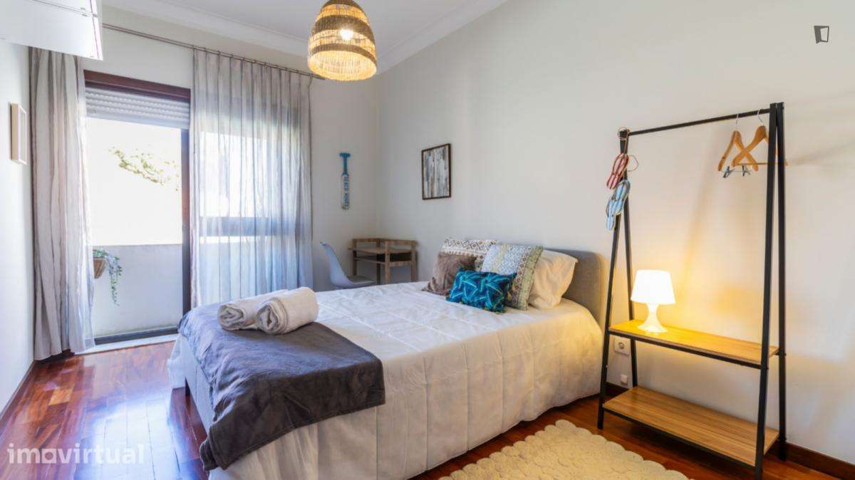 Apartamento com 2 quartos - localizado em Paranhos Porto - Grande imagem: 2/11