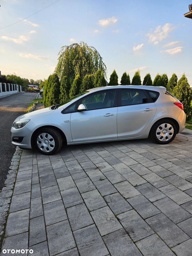 Opel Astra 1.6 Essentia - 2