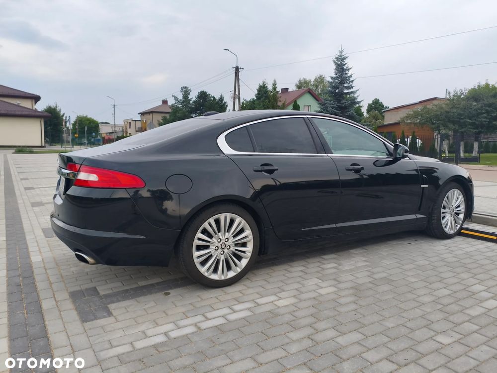 Jaguar XF 3.0 V6 D Luxury - 4