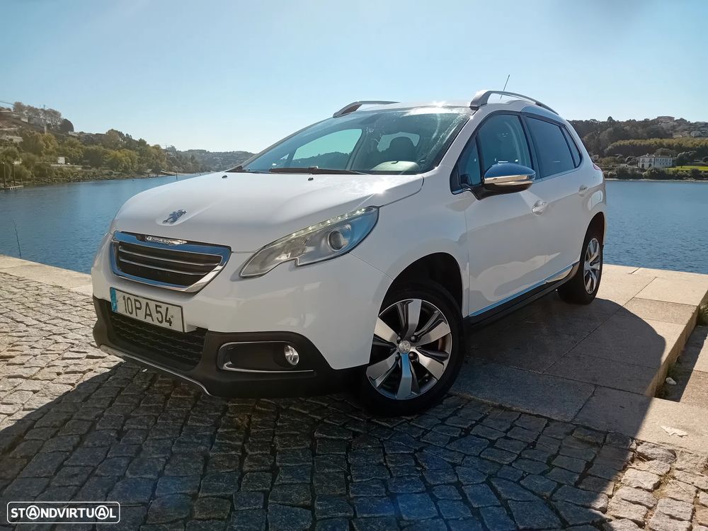 Peugeot 2008 1.2 PureTech Allure - 3