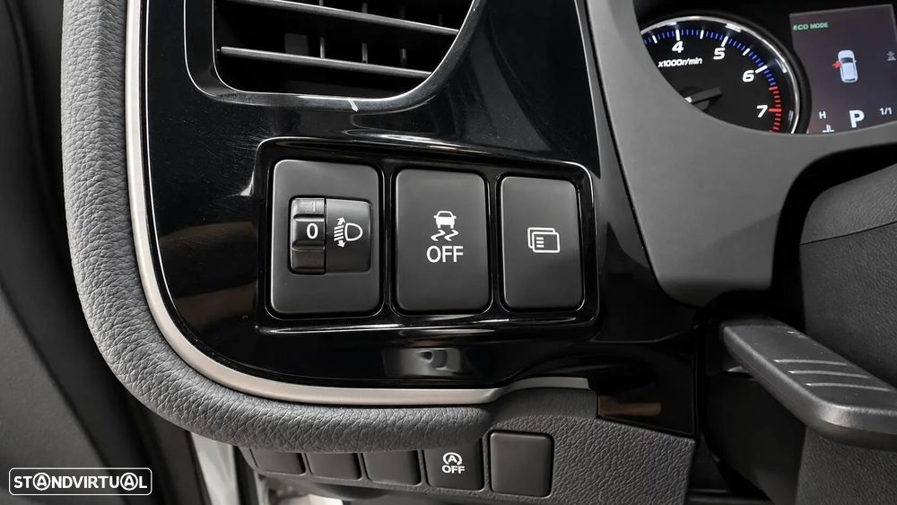 Mitsubishi Outlander 2.0 Kaiteki CVT - 30