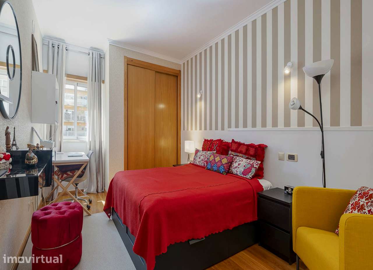 Apartamento T2 com varanda e garagem em Lisboa - Grande imagem: 4/18
