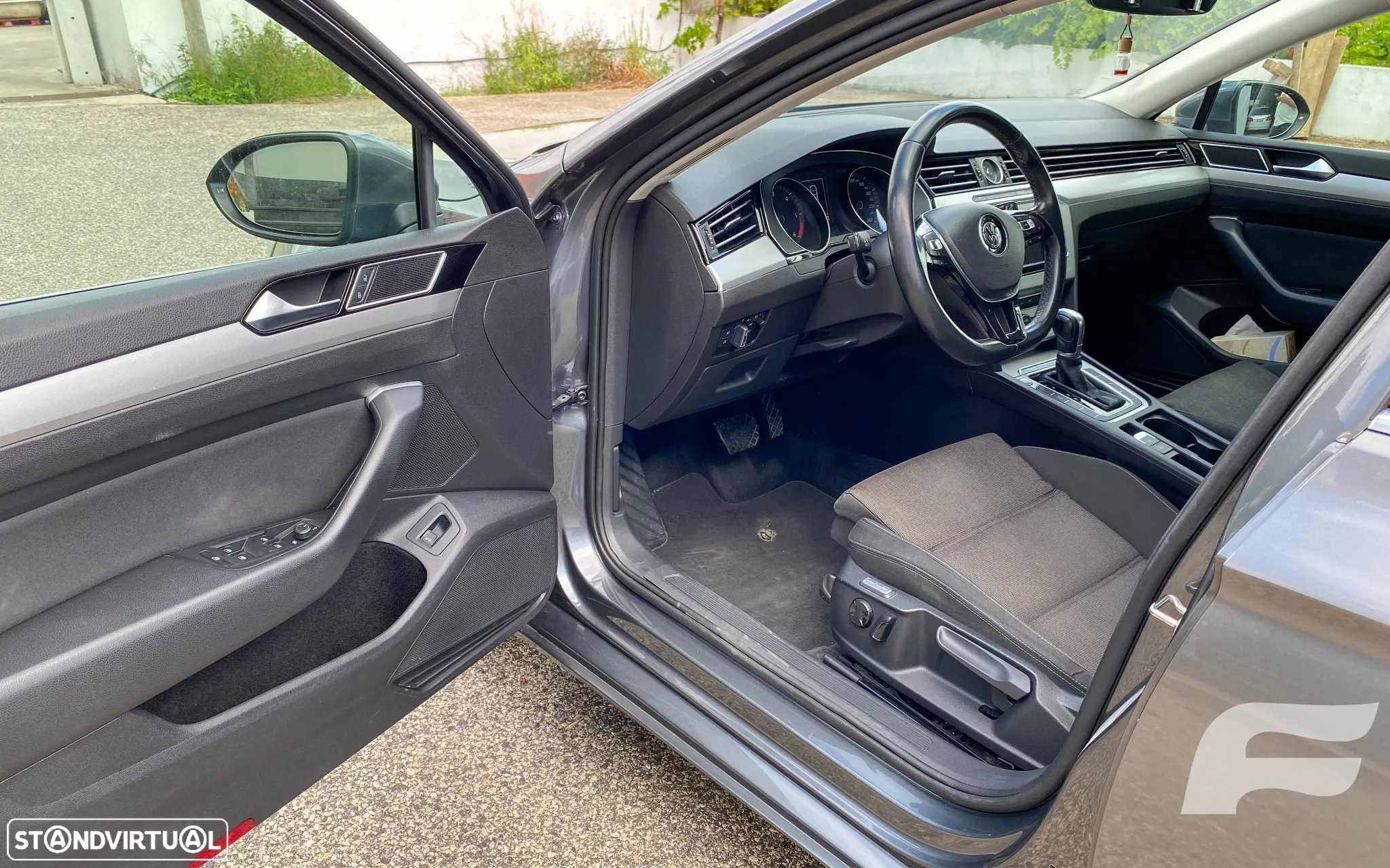 VW Passat Variant 2.0 TDi Confortline DSG - 13