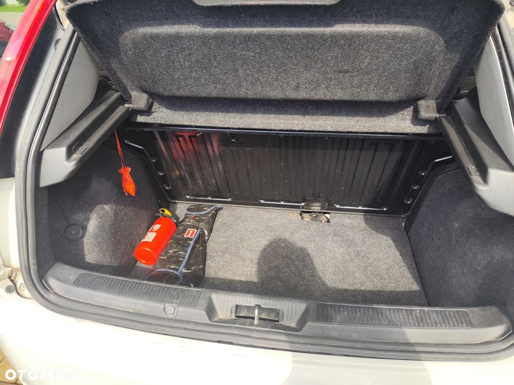 Fiat Grande Punto - 11