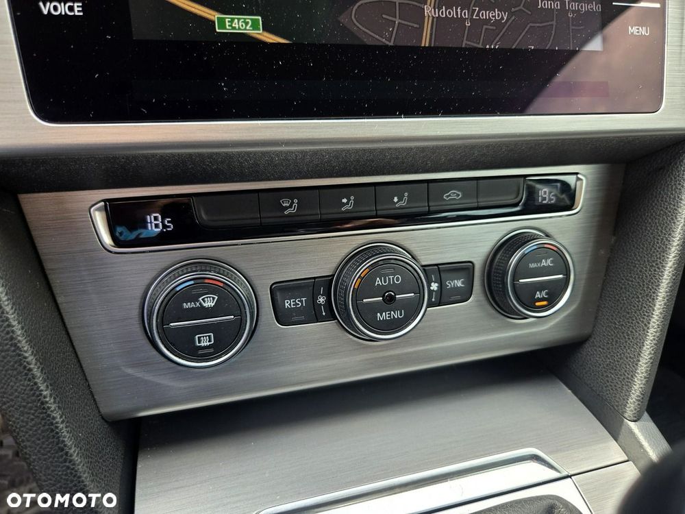 Volkswagen Passat Variant 2.0 TDI SCR Trendline - 20