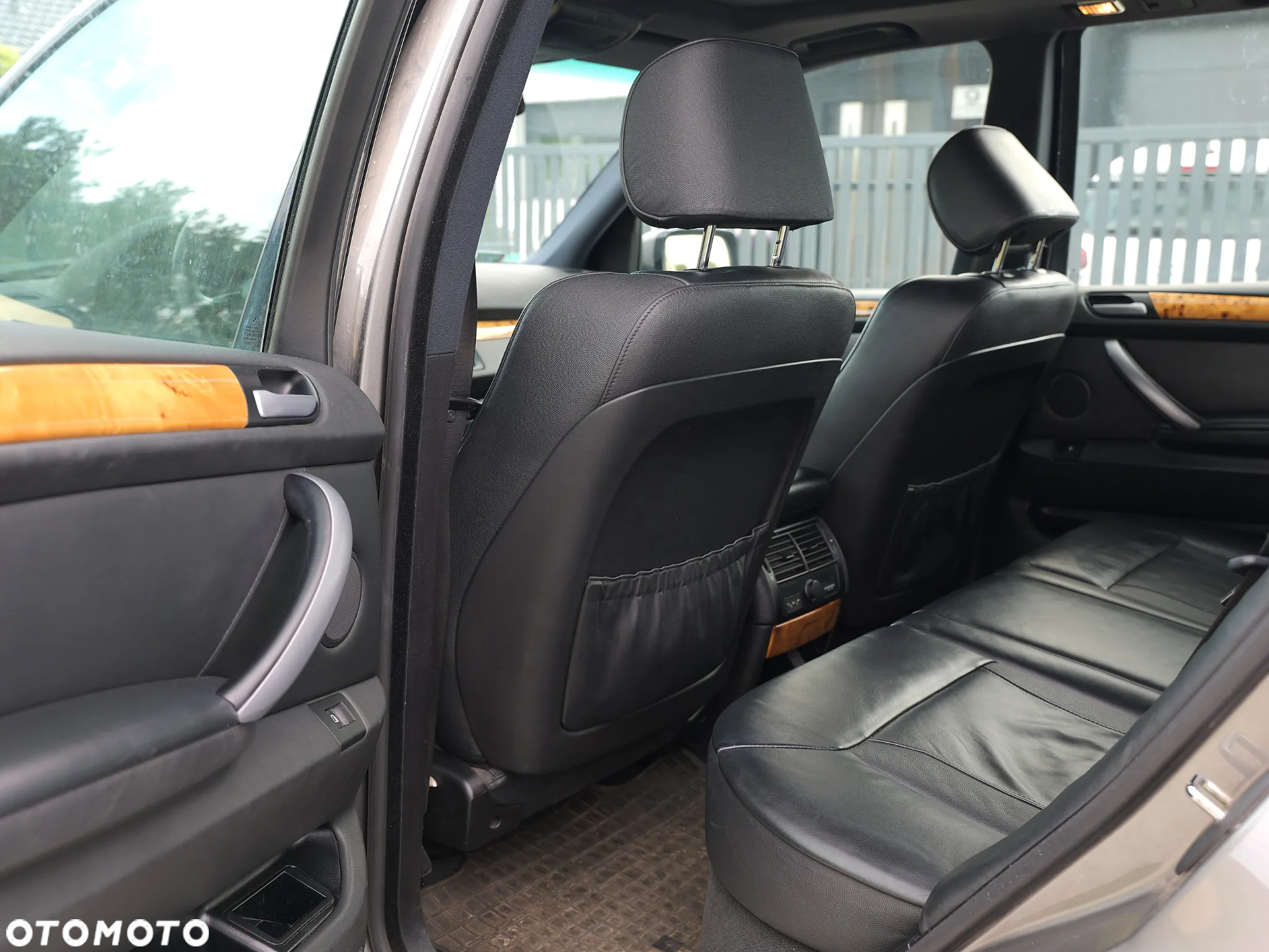 BMW X5 4.4i - 25