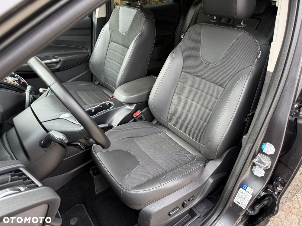 Ford Kuga 2.0 TDCi 4x4 ST-Line - 19