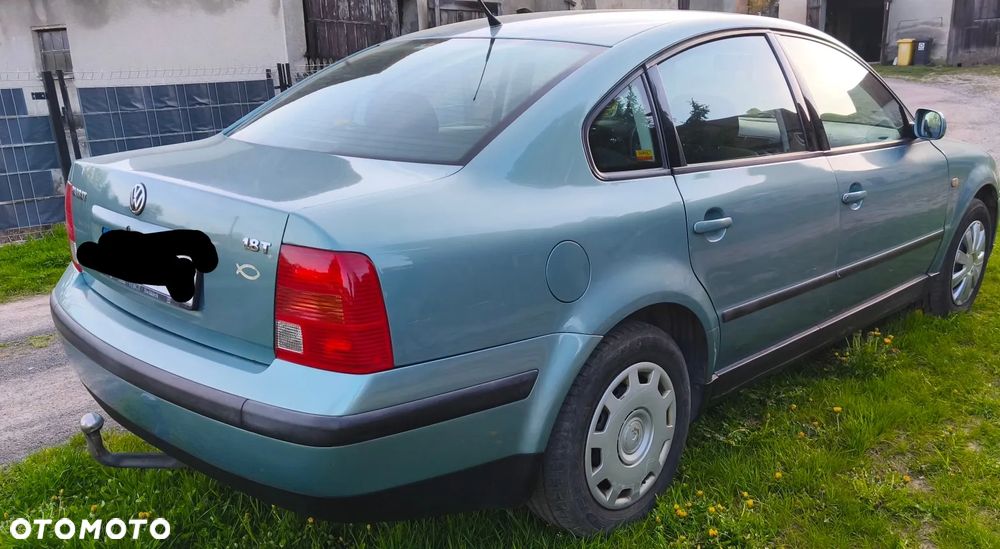 Volkswagen Passat 1.8T - 4