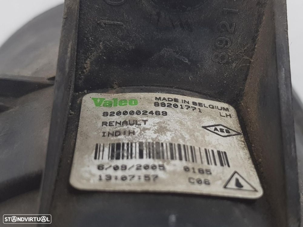 FAROL NEVOEIRO ESQUERDO RENAULT ESPACE IV 2005 -8200002469 - 1