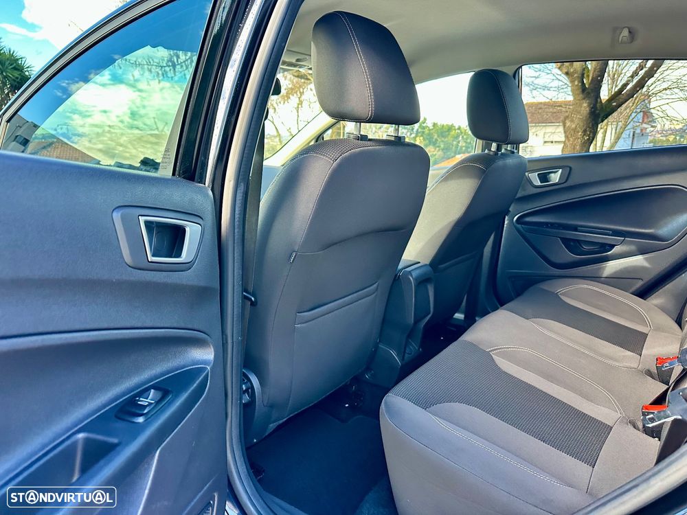 Ford Fiesta 1.5 TDCi Titanium - 25