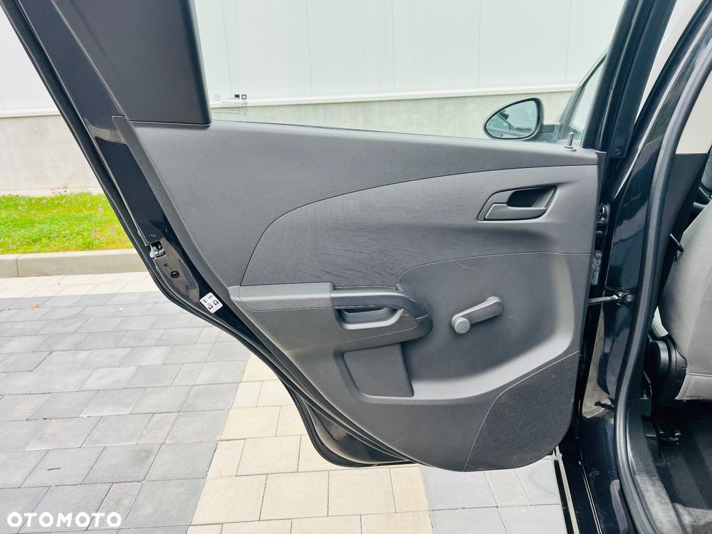 Chevrolet Aveo 1.2 LT - 27