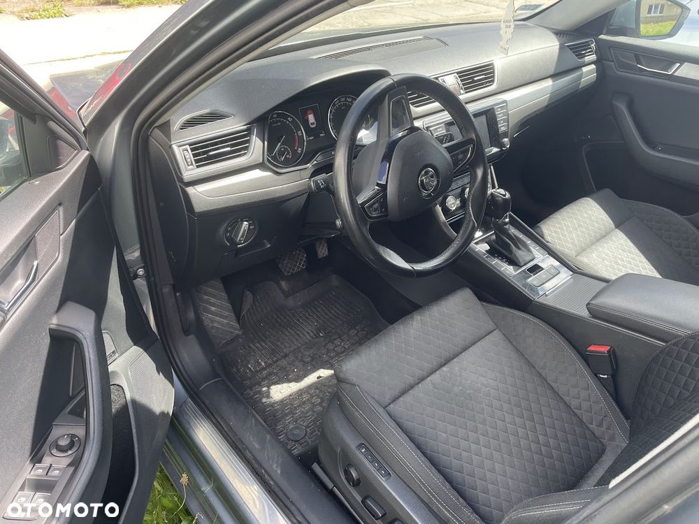 Skoda Superb 2.0 TDI Style DSG - 6
