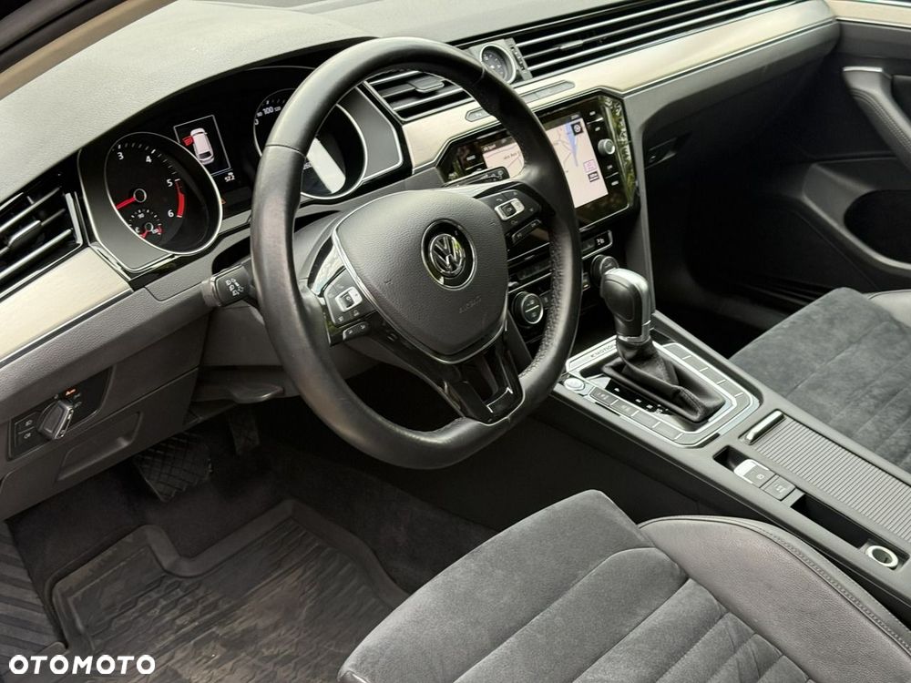 Volkswagen Passat 2.0 TDI SCR DSG 4Motion Business - 18