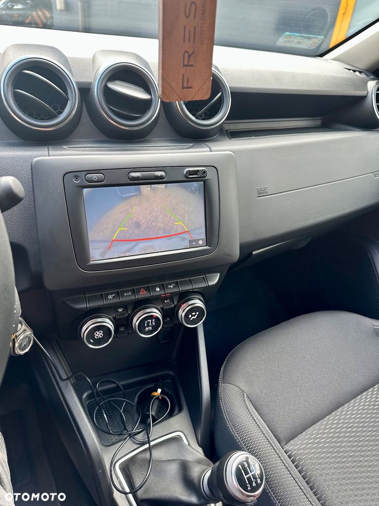 Dacia Duster 1.6 SCe Urban Explorer S&S - 10