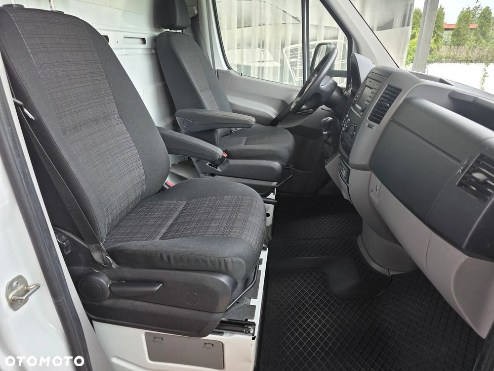 Mercedes-Benz Sprinter - 9