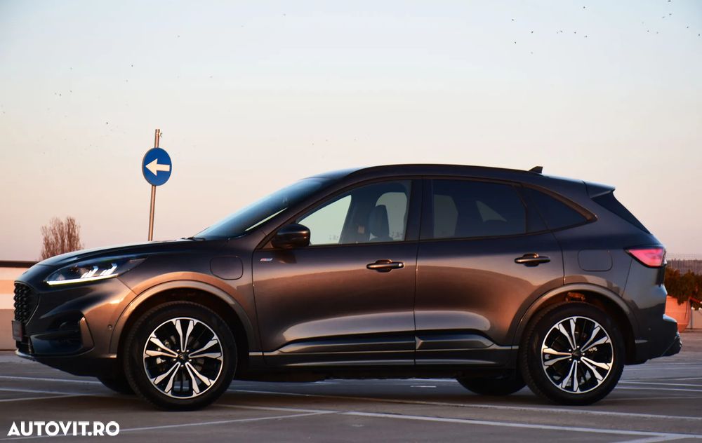 Ford Kuga 2.5 Duratec PHEV ST-LINE - 14