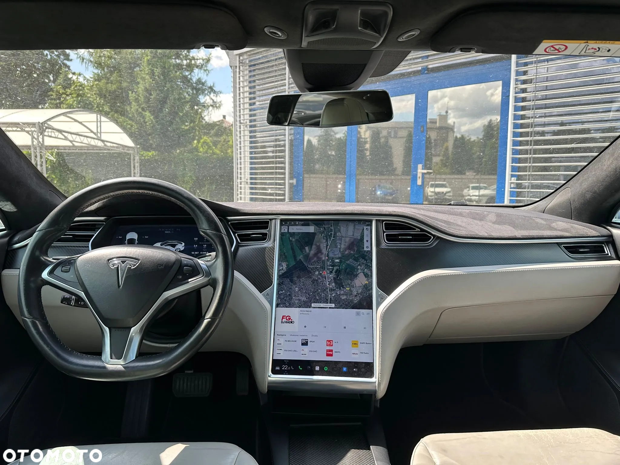 Tesla Model S 90 D - 10