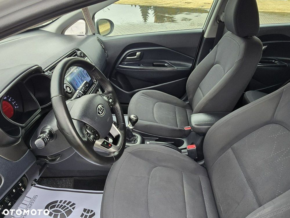 Kia Rio - 16