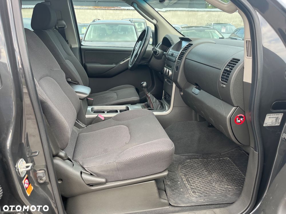 Nissan Navara 2.5 D LE Limited - 14