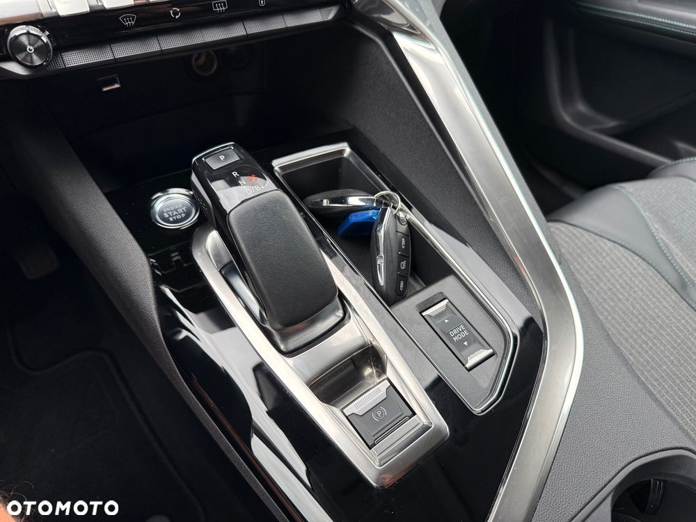 Peugeot 3008 225 e-EAT8 Allure - 25