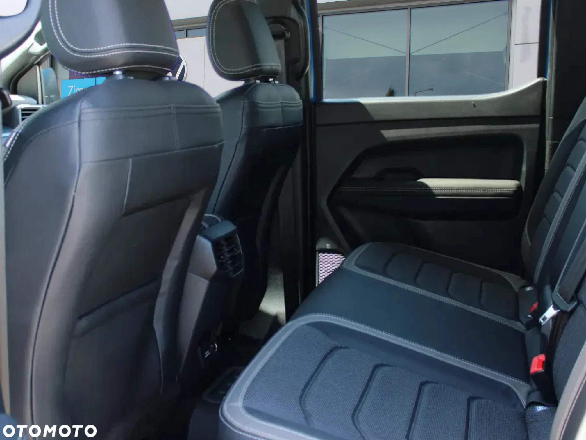 Volkswagen Amarok - 10