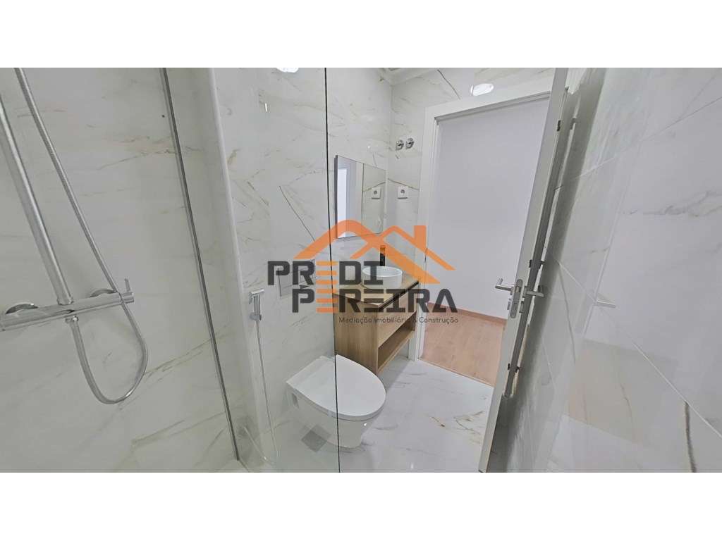 Imóvel T3, totalmente remodelado, com acabamentos de qualidade. - Grande imagem: 5/22