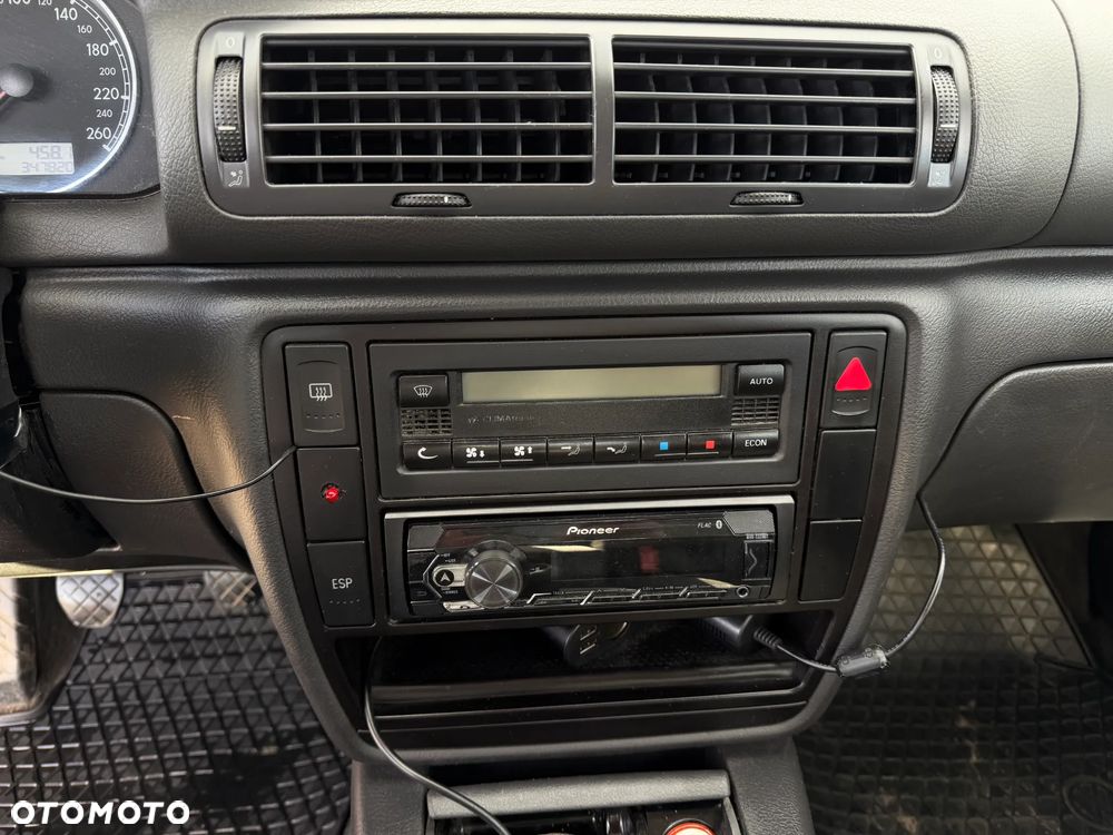 Volkswagen Passat 1.9 TDI Comfortline - 13