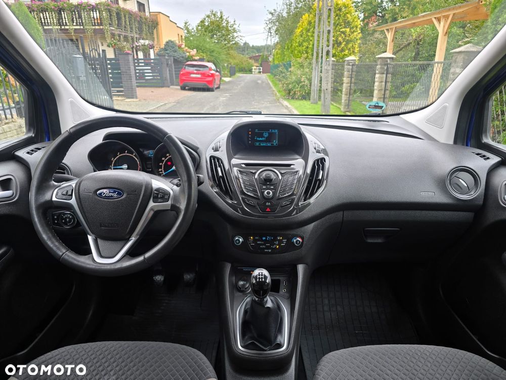 Ford Tourneo Courier 1.0 EcoBoost Titanium - 24
