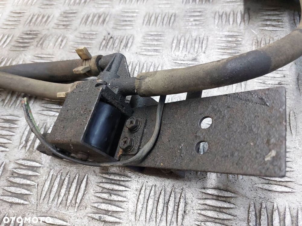 ZAWÓR PODCIŚNIENIA ISUZU NQR70LL 4.8 - 2