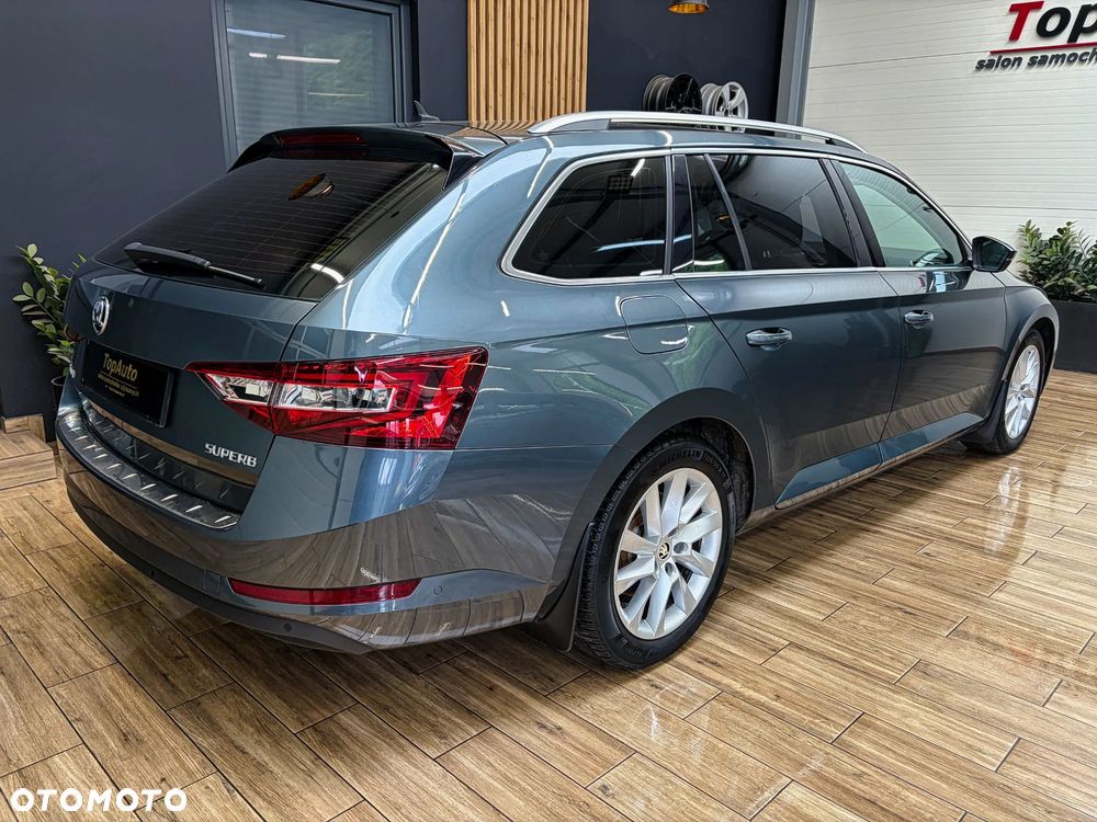 Skoda Superb 2.0 TDI DSG Sportline - 7