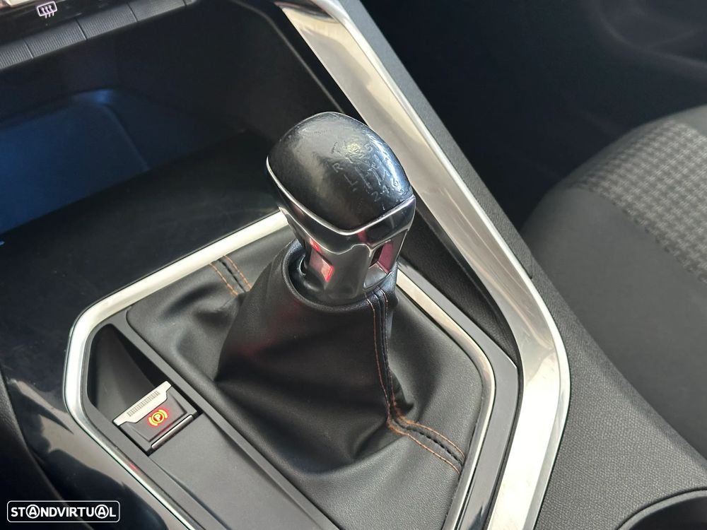 Peugeot 3008 1.6 HDi Allure J18 - 23