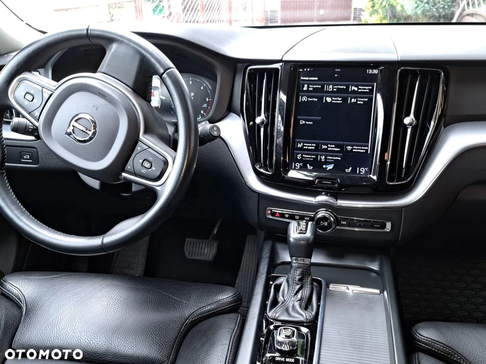 Volvo XC 60 D4 Momentum Pro - 8