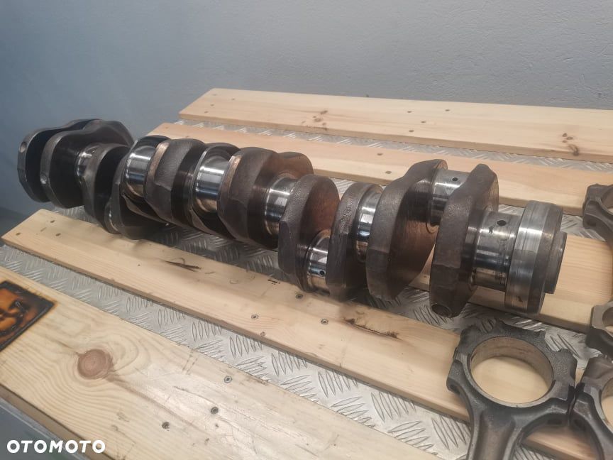 Wał korbowy {MAN D0826 LFL09} - 1