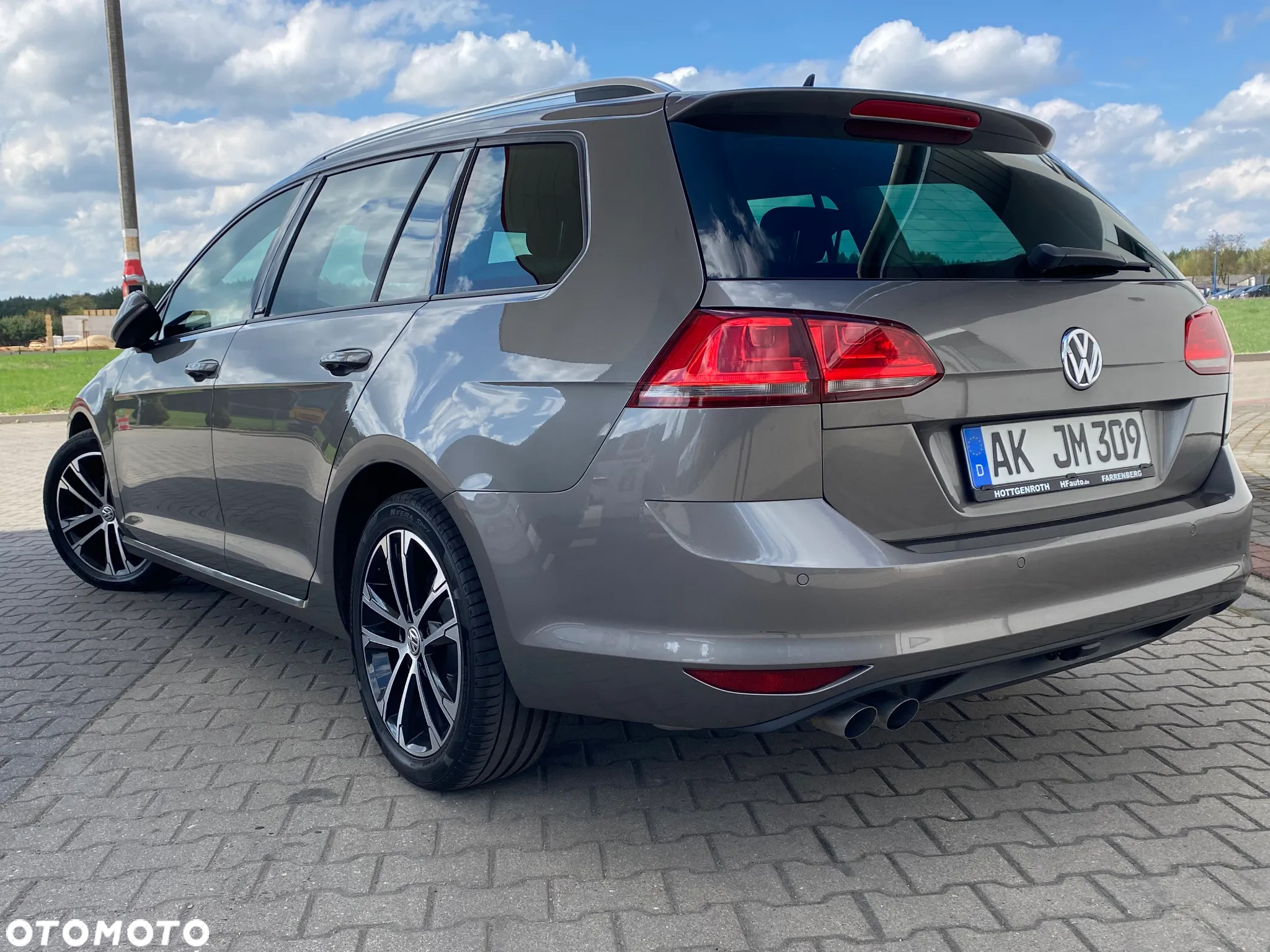 Volkswagen Golf - 6