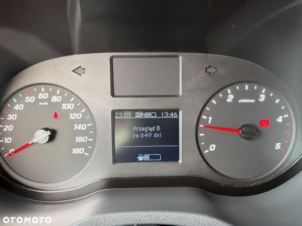 Mercedes-Benz Sprinter - 23