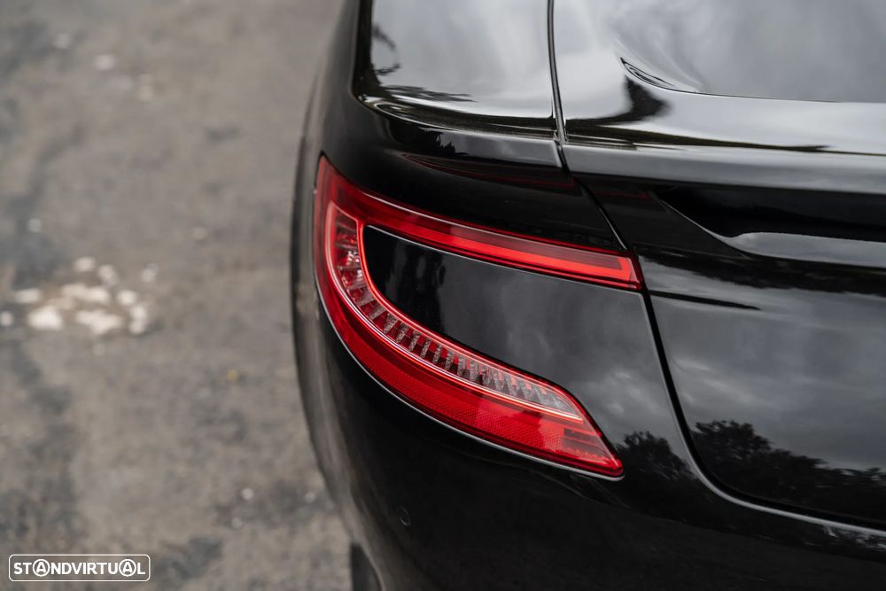 Aston Martin Vanquish - 14