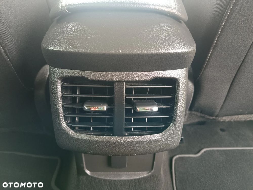 Ford Mondeo 2.0 TDCi STart-Stopp Titanium - 32