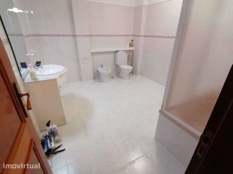 Vende-se apartamento apartamento T2 com boa restauraçao recente. - Grande imagem: 5/11