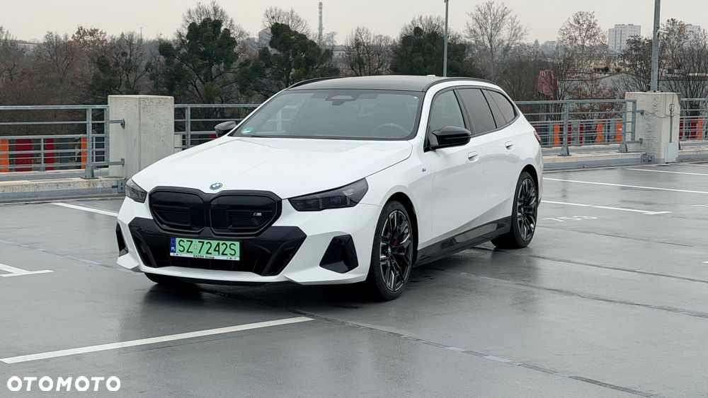 BMW i5 - 4
