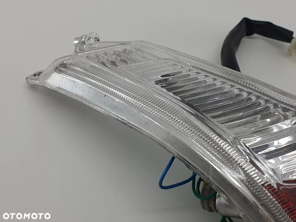 LAMPA TYL PRAWA KIERUNKOWSKAZ  PEUGEOT E-VIVACITY - 4