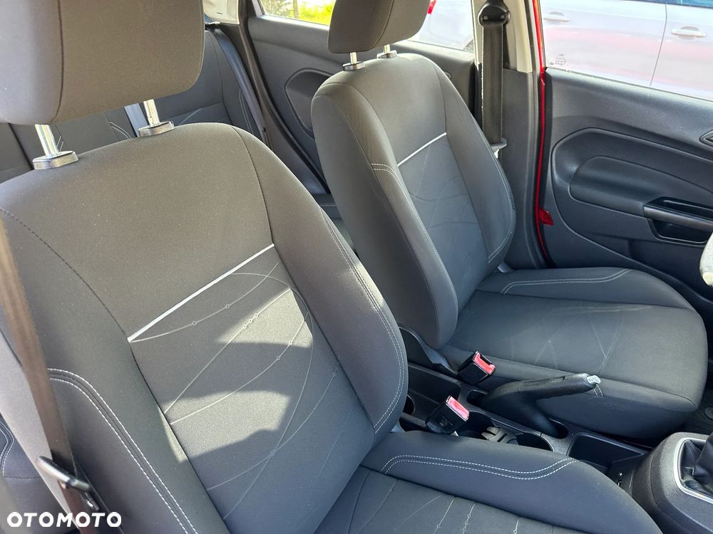 Ford Fiesta 1.0 Champions Edition - 17