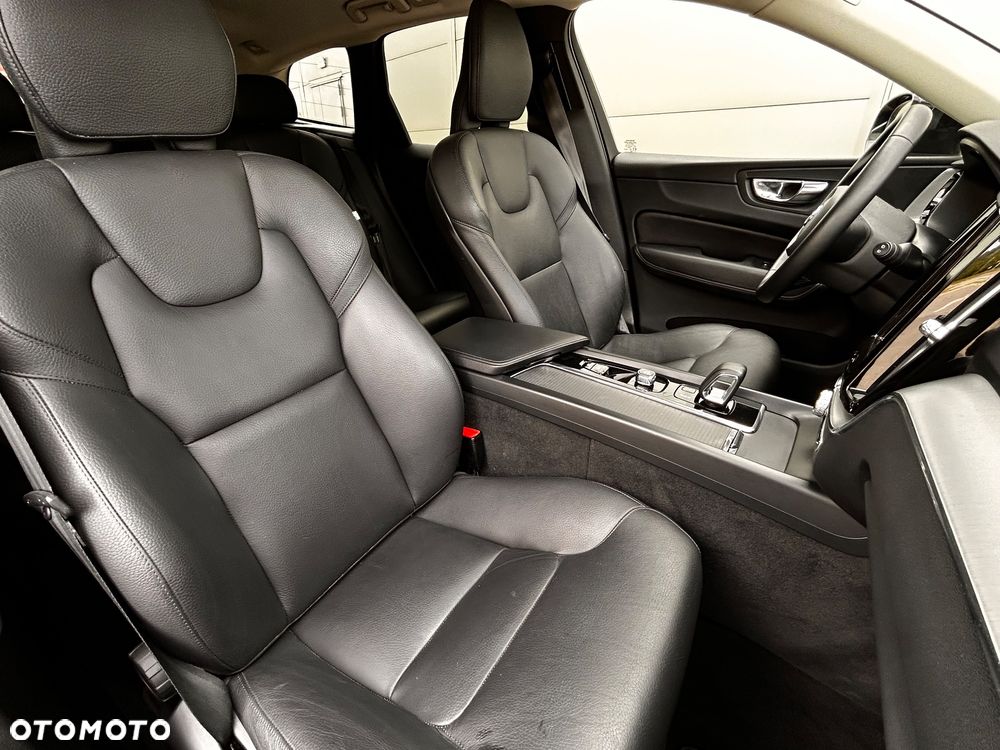 Volvo XC 60 B4 D Geartronic Momentum - 29