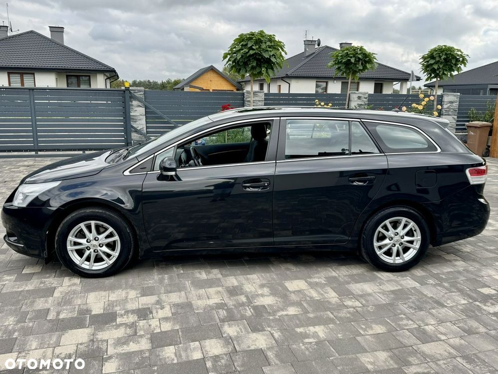 Toyota Avensis - 12