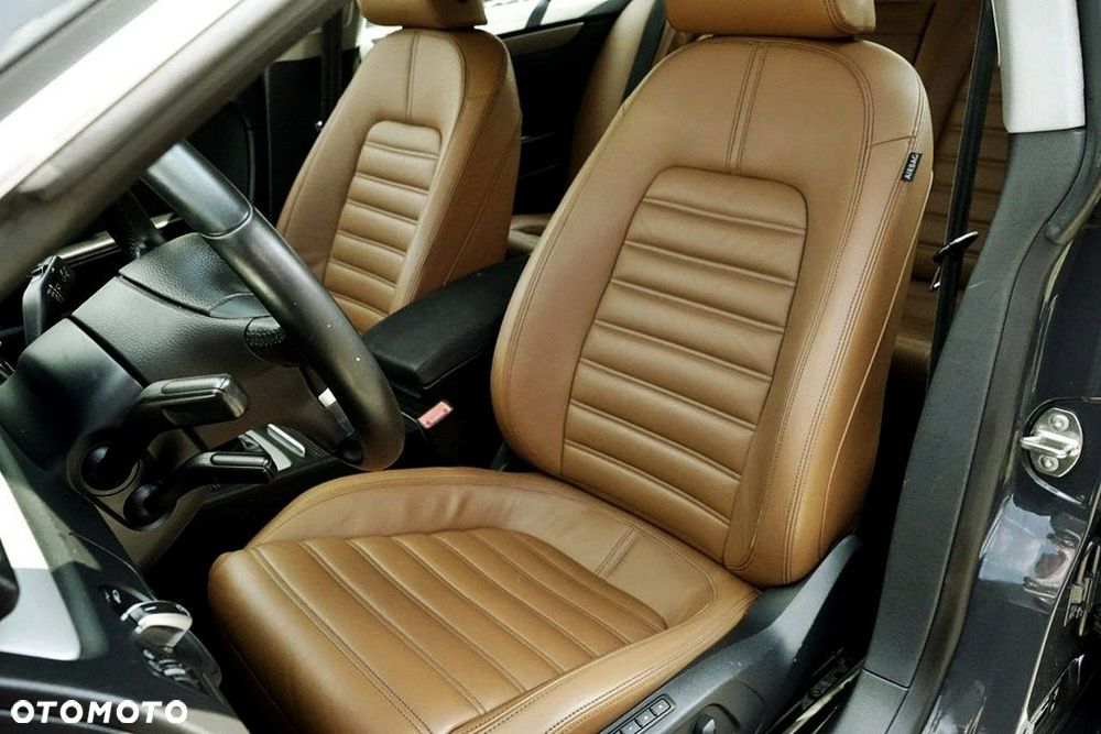 Volkswagen Passat CC - 19