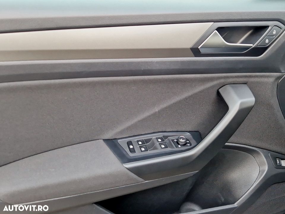 Volkswagen T-Roc 1.5 TSI DSG Design - 16