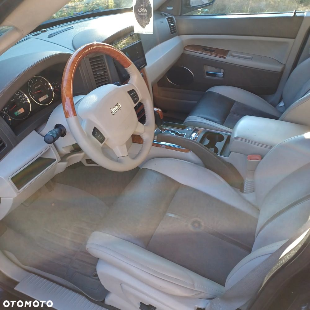Jeep Grand Cherokee - 8