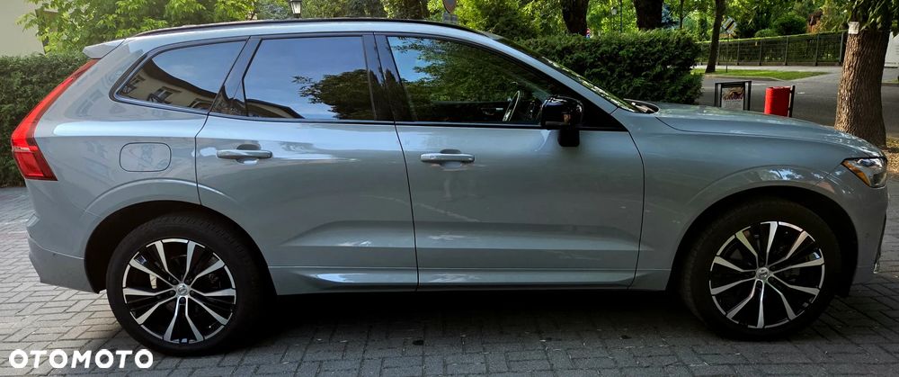 Volvo XC 60 B5 B AWD Plus Dark - 3