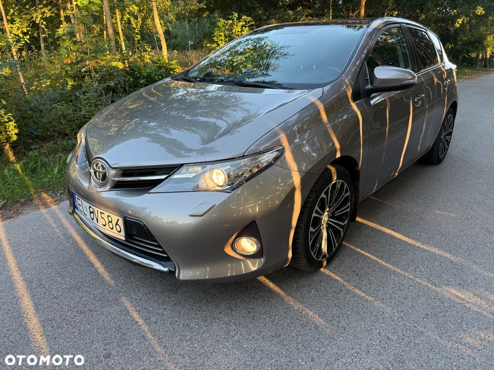 Toyota Auris 1.6 Premium - 1